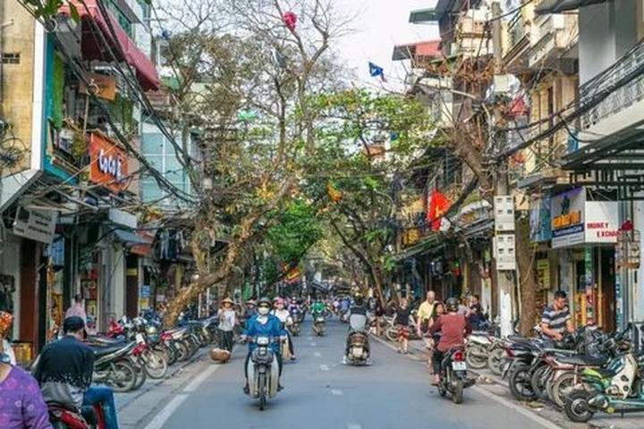Tỏa Sáng Trên Mạng Xã Hội: Chuyên Gia Trang Điểm & Hotspot Matrix